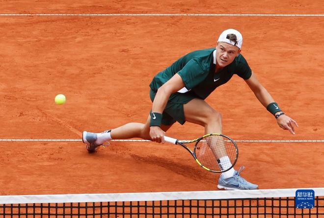 动作和嘲笑 动作和嘲笑