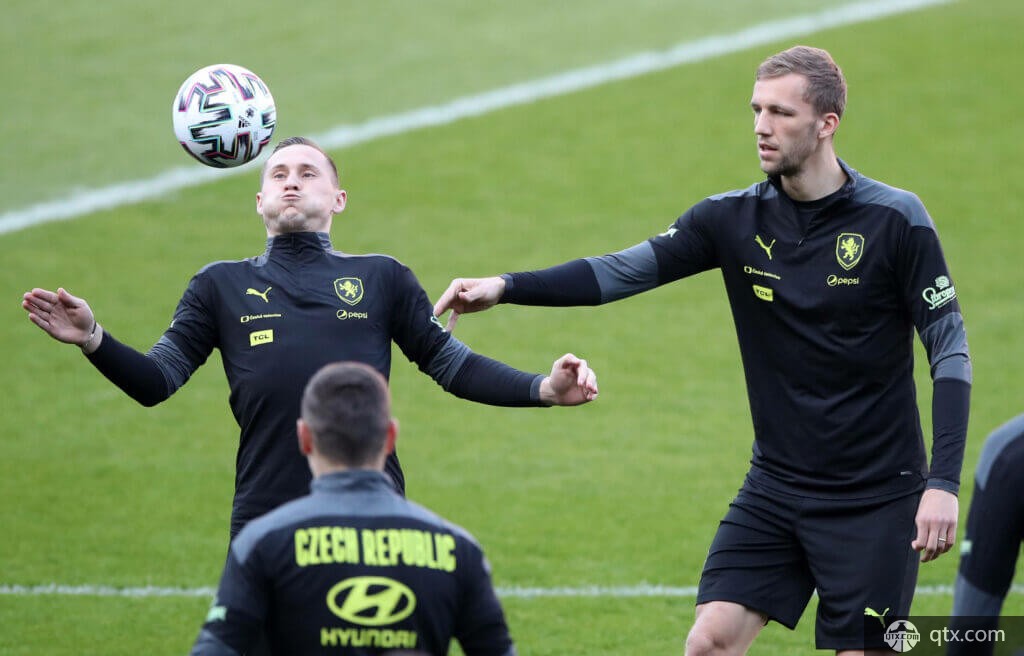 赛的夺冠形 赛的夺冠形