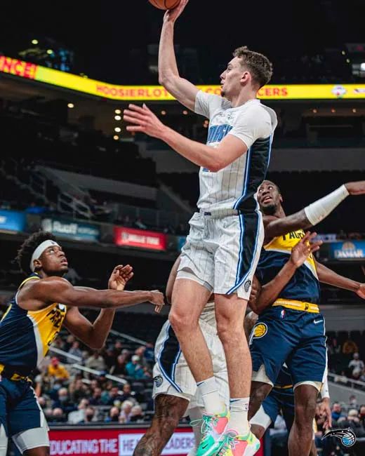 两人不仅可 两人不仅可